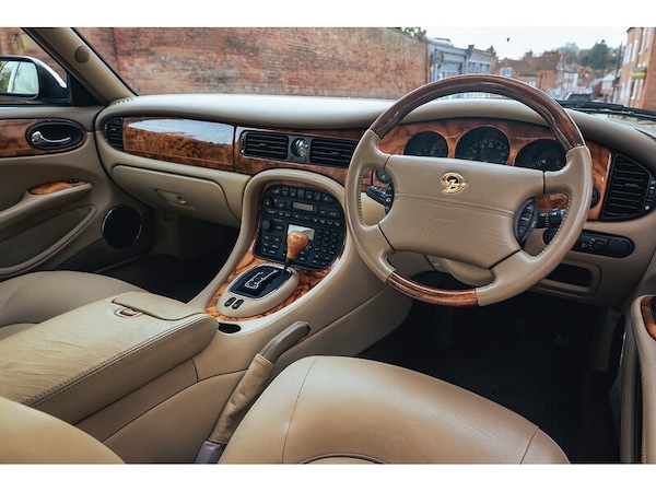 Used Daimler Super Eight for sale - 73784391: Photo 14