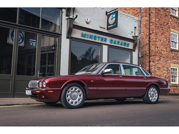 Used Daimler Super Eight for sale - 73784391: Photo 1