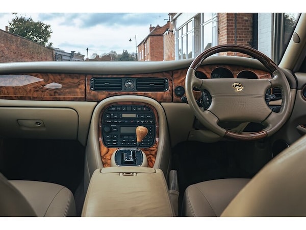 Used Daimler Super Eight for sale - 73784391: Photo 7