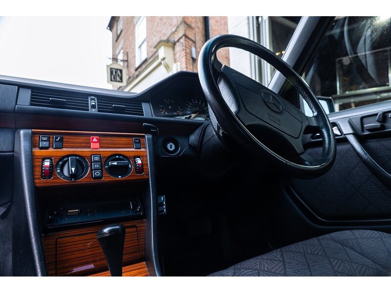 Used Mercedes-Benz E Class 2016 for sale - 76320065: Photo 16