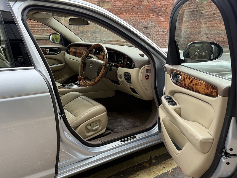 Used Jaguar XJ 2025 for sale - 76292175: Photo 20