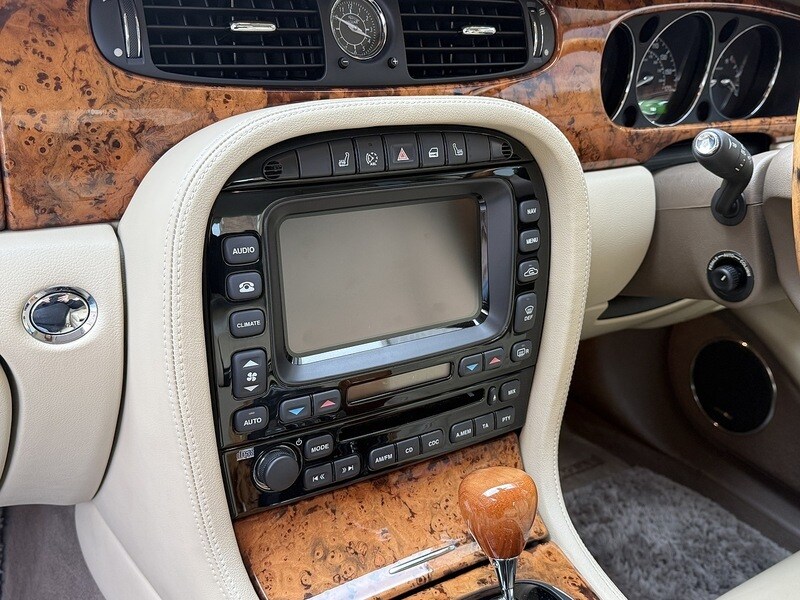 Used Jaguar XJ 2025 for sale - 76292175: Photo 39