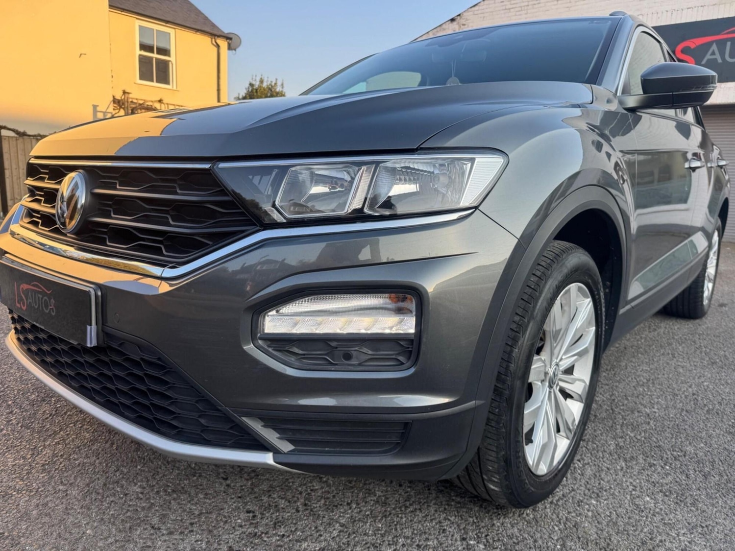Used Volkswagen T-Roc 2018 for sale - 77959101: Photo 6