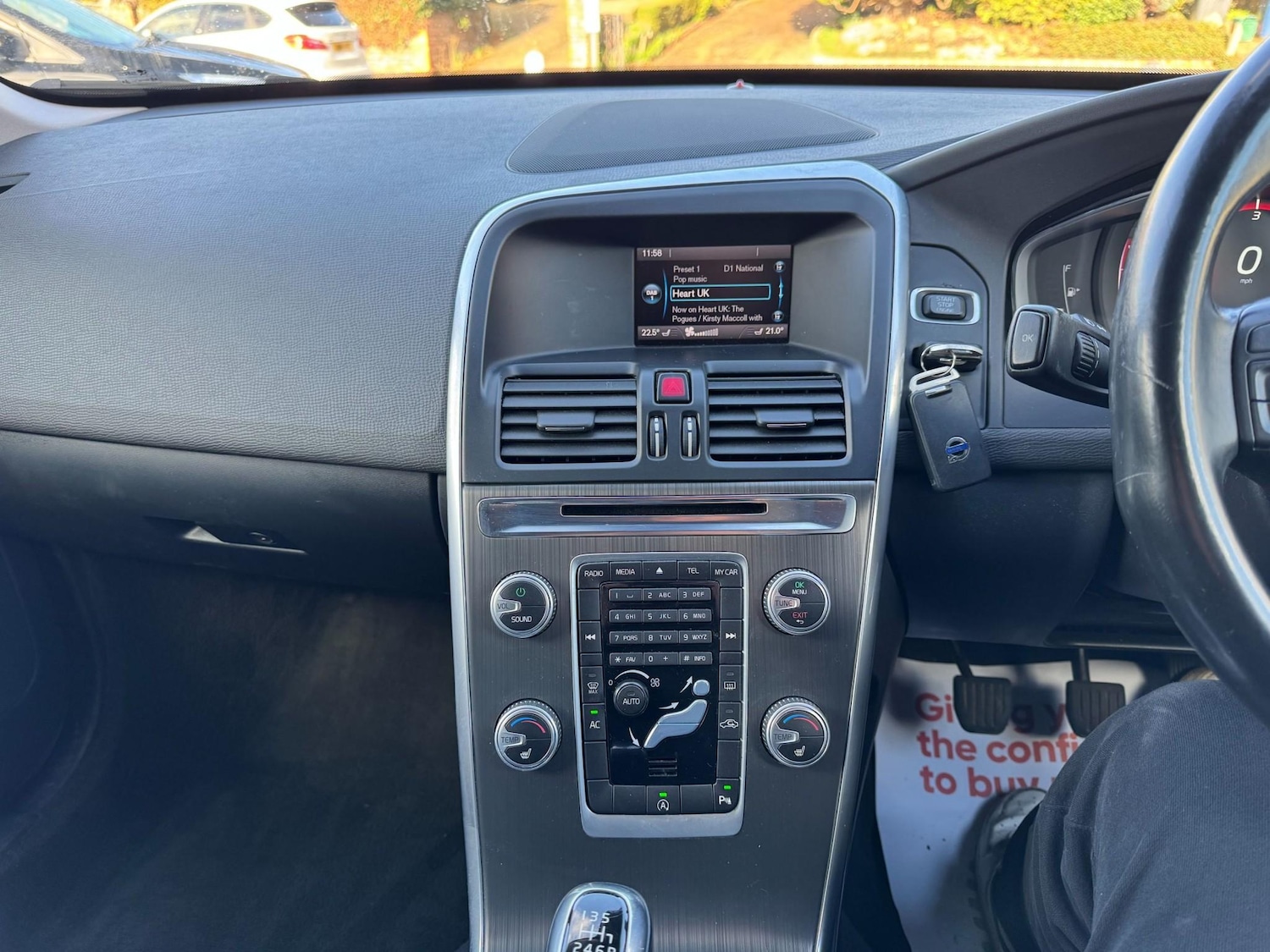 Used Volvo XC60 2015 for sale - 76739197: Photo 26