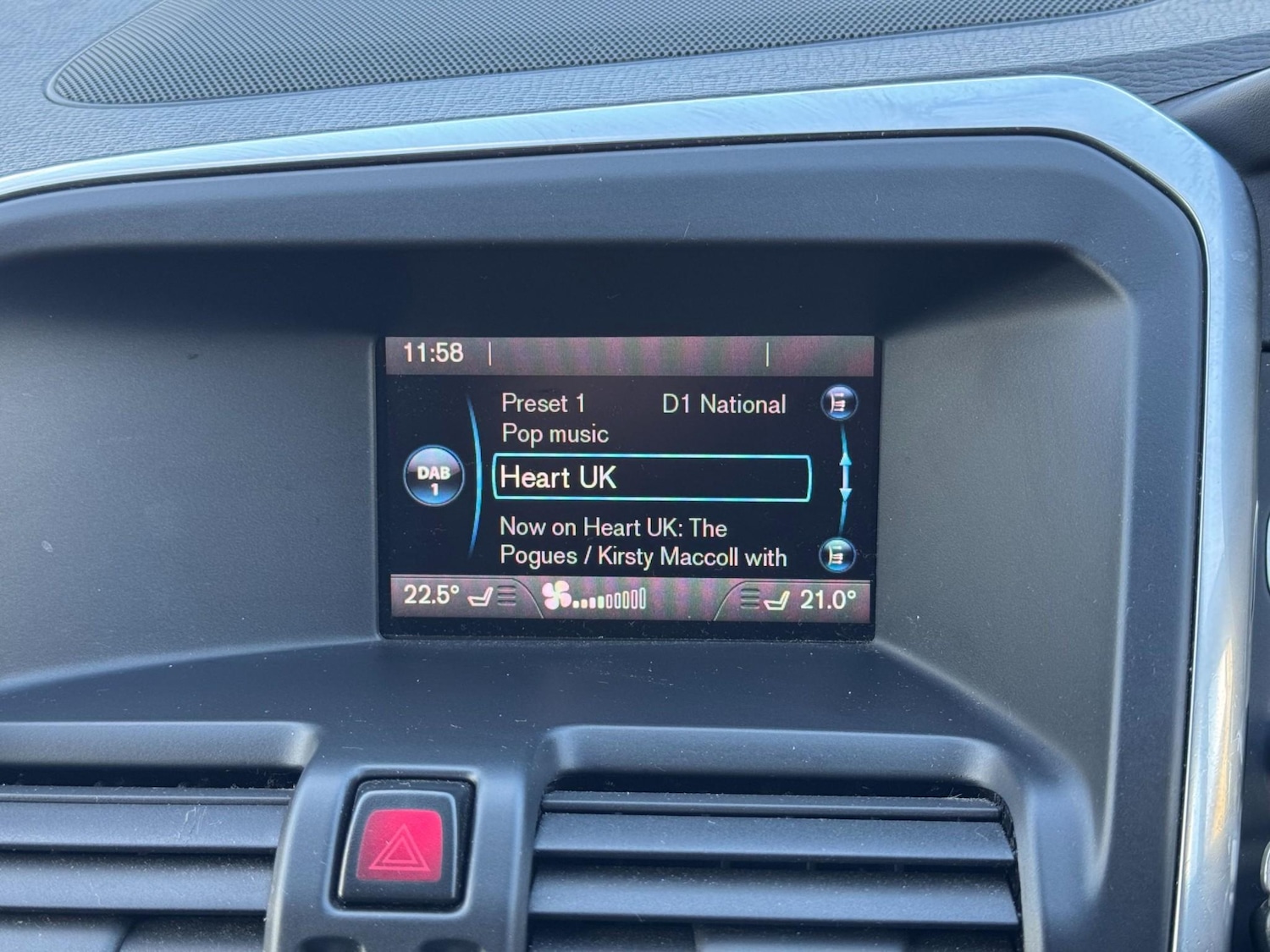 Used Volvo XC60 2015 for sale - 76739197: Photo 27