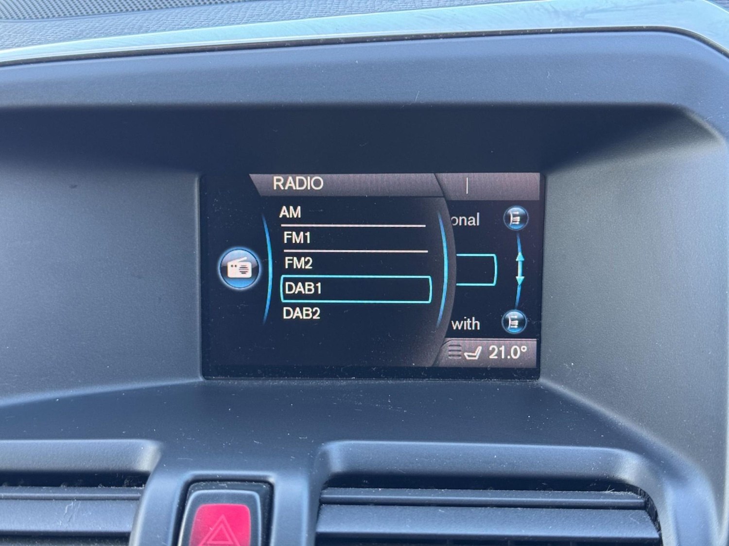 Used Volvo XC60 2015 for sale - 76739197: Photo 28