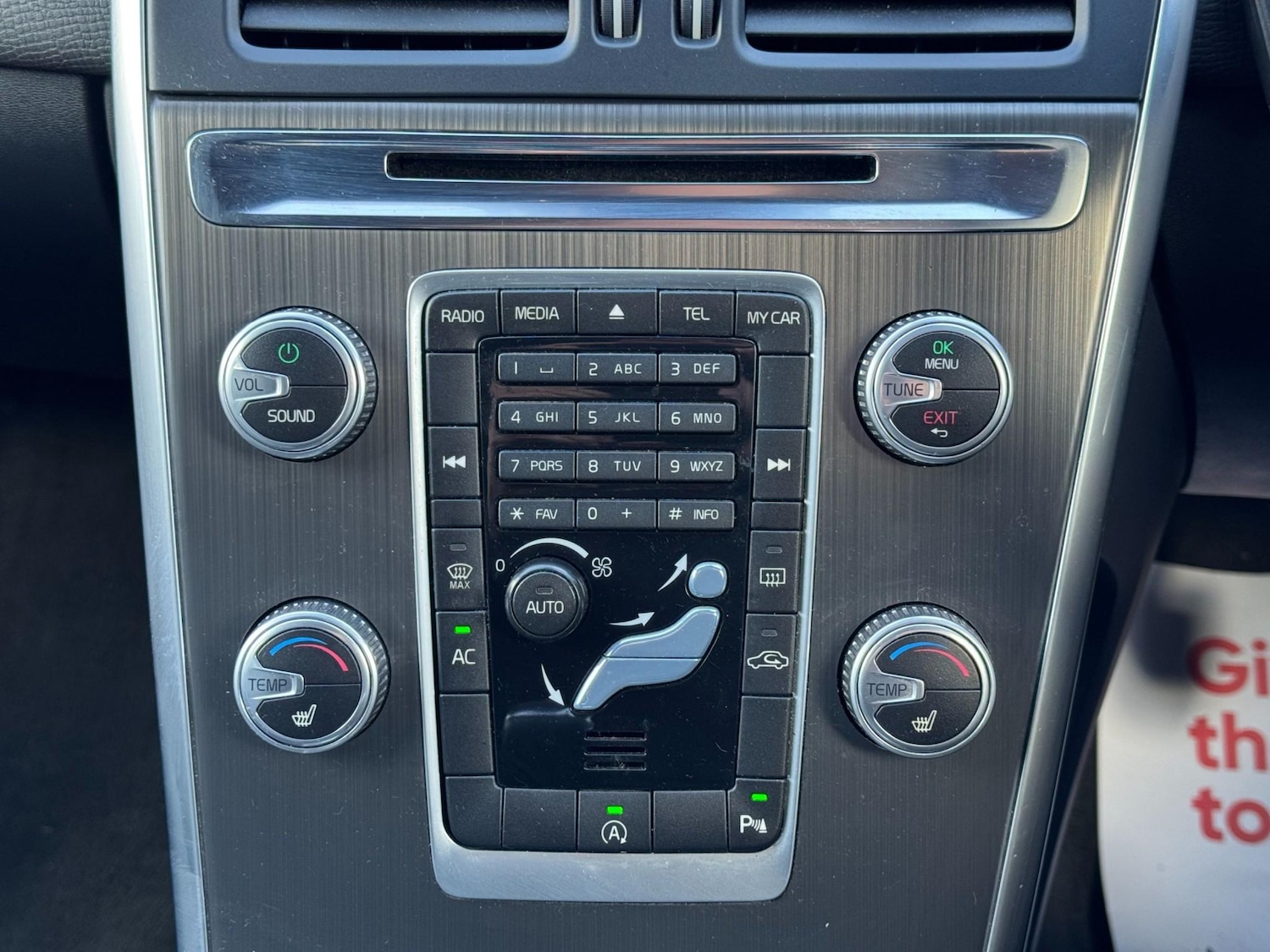 Used Volvo XC60 2015 for sale - 76739197: Photo 39