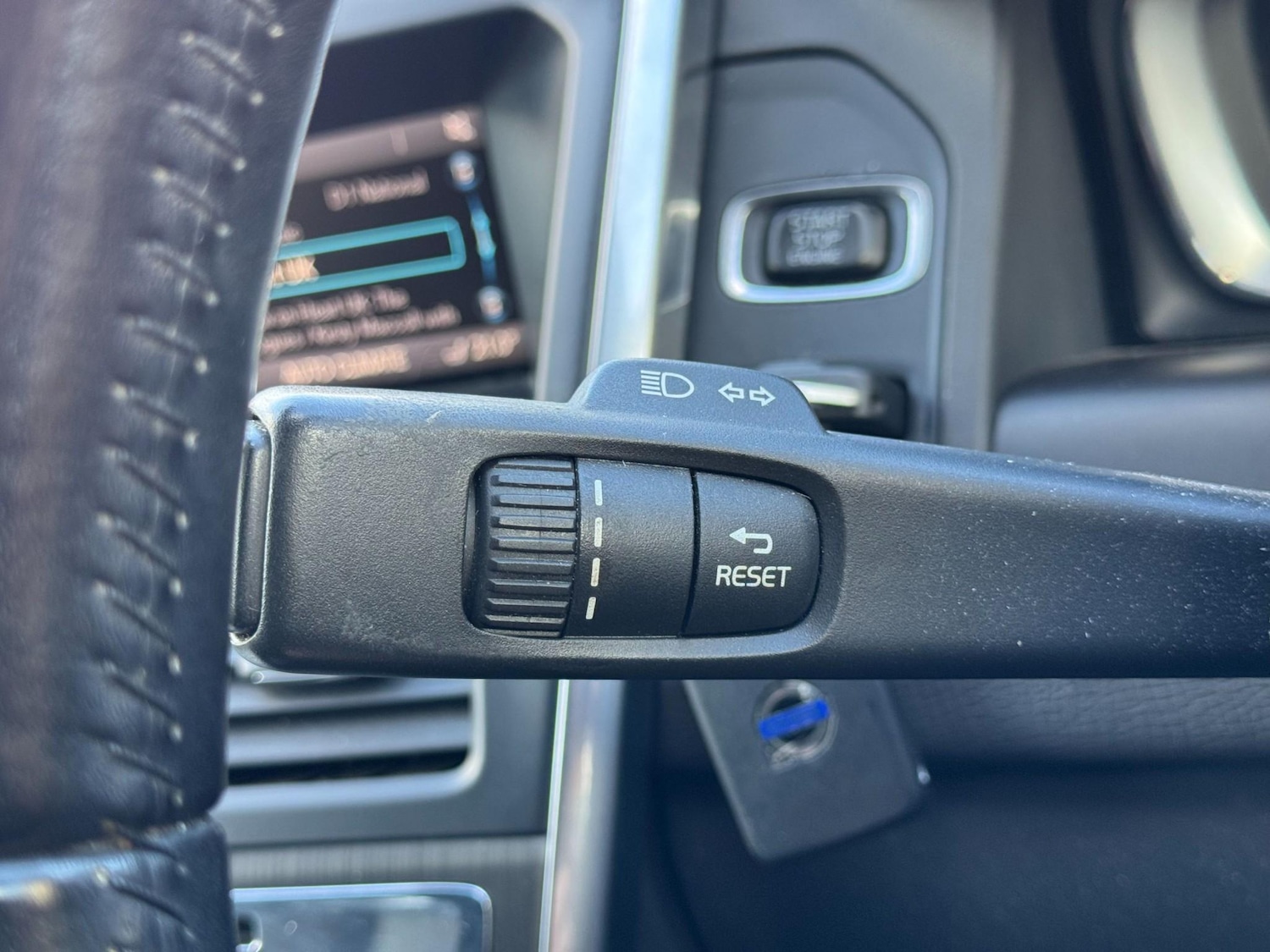 Used Volvo XC60 2015 for sale - 76739197: Photo 46