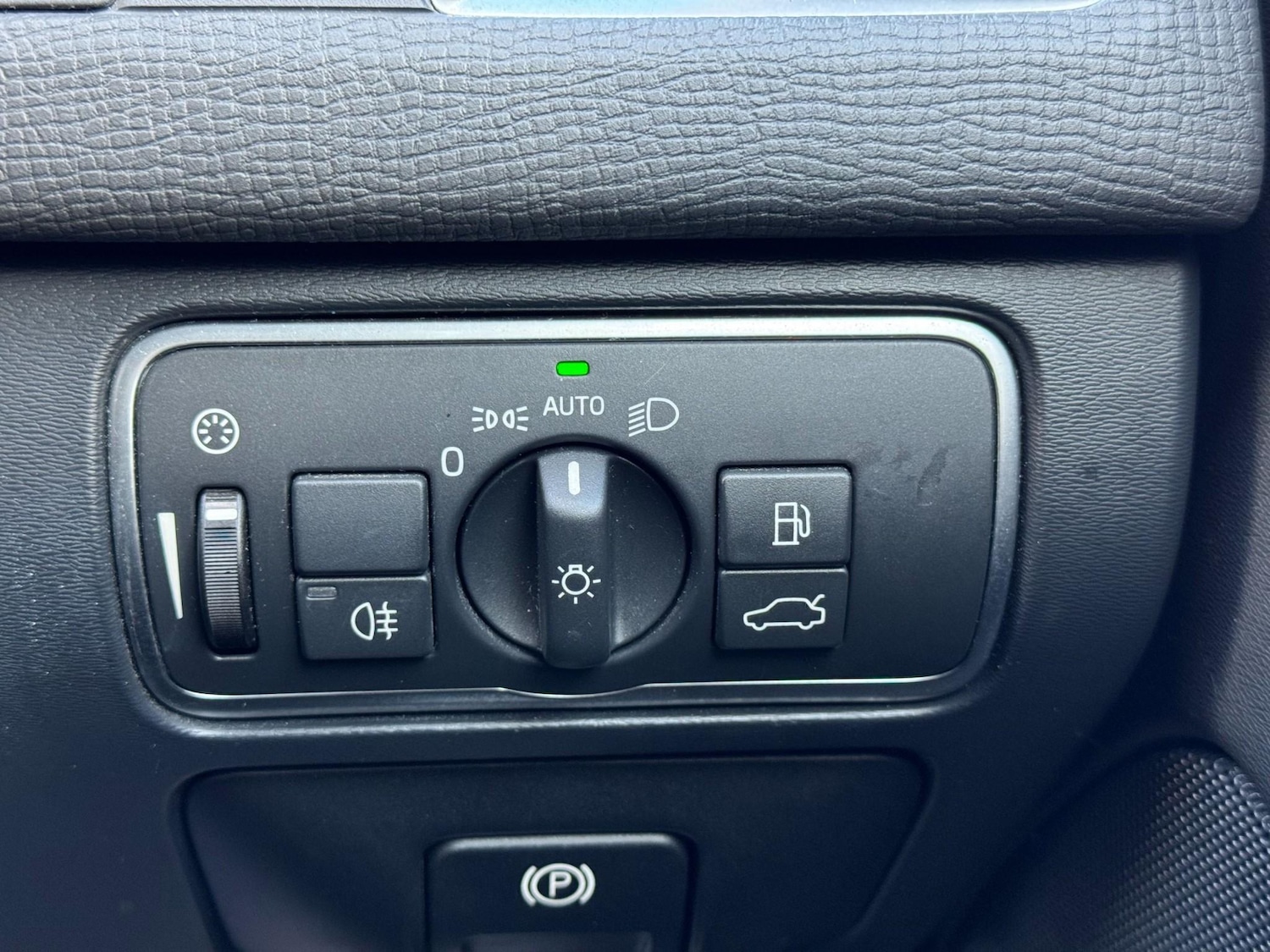 Used Volvo XC60 2015 for sale - 76739197: Photo 48