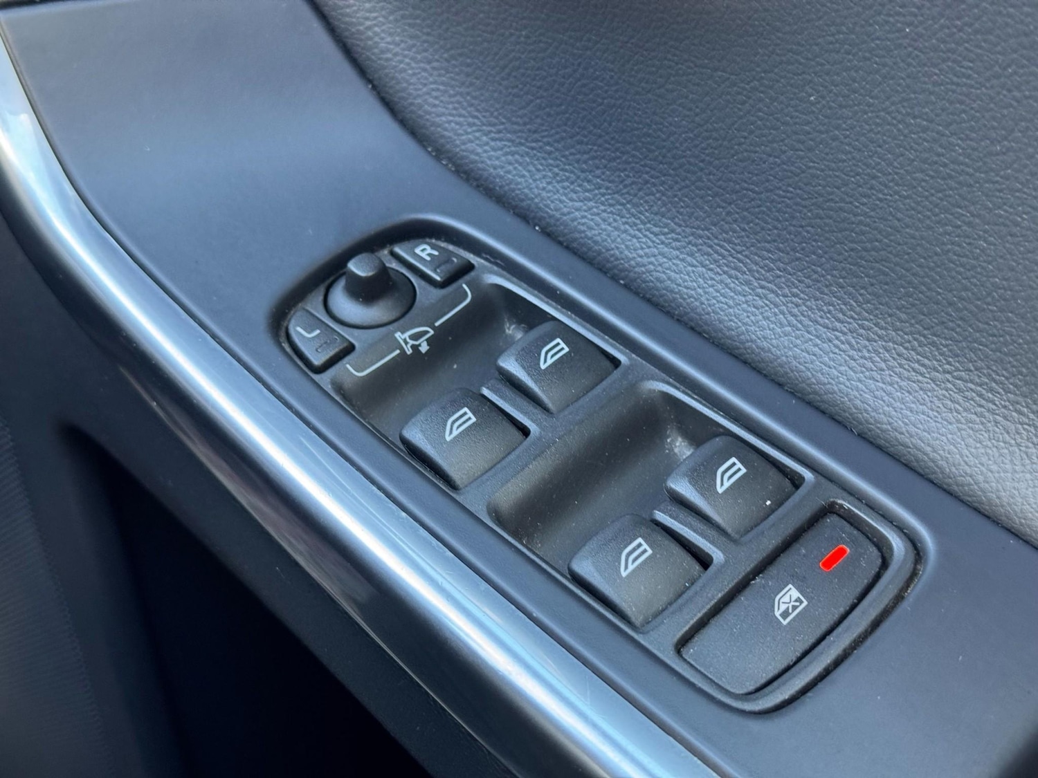 Used Volvo XC60 2015 for sale - 76739197: Photo 50