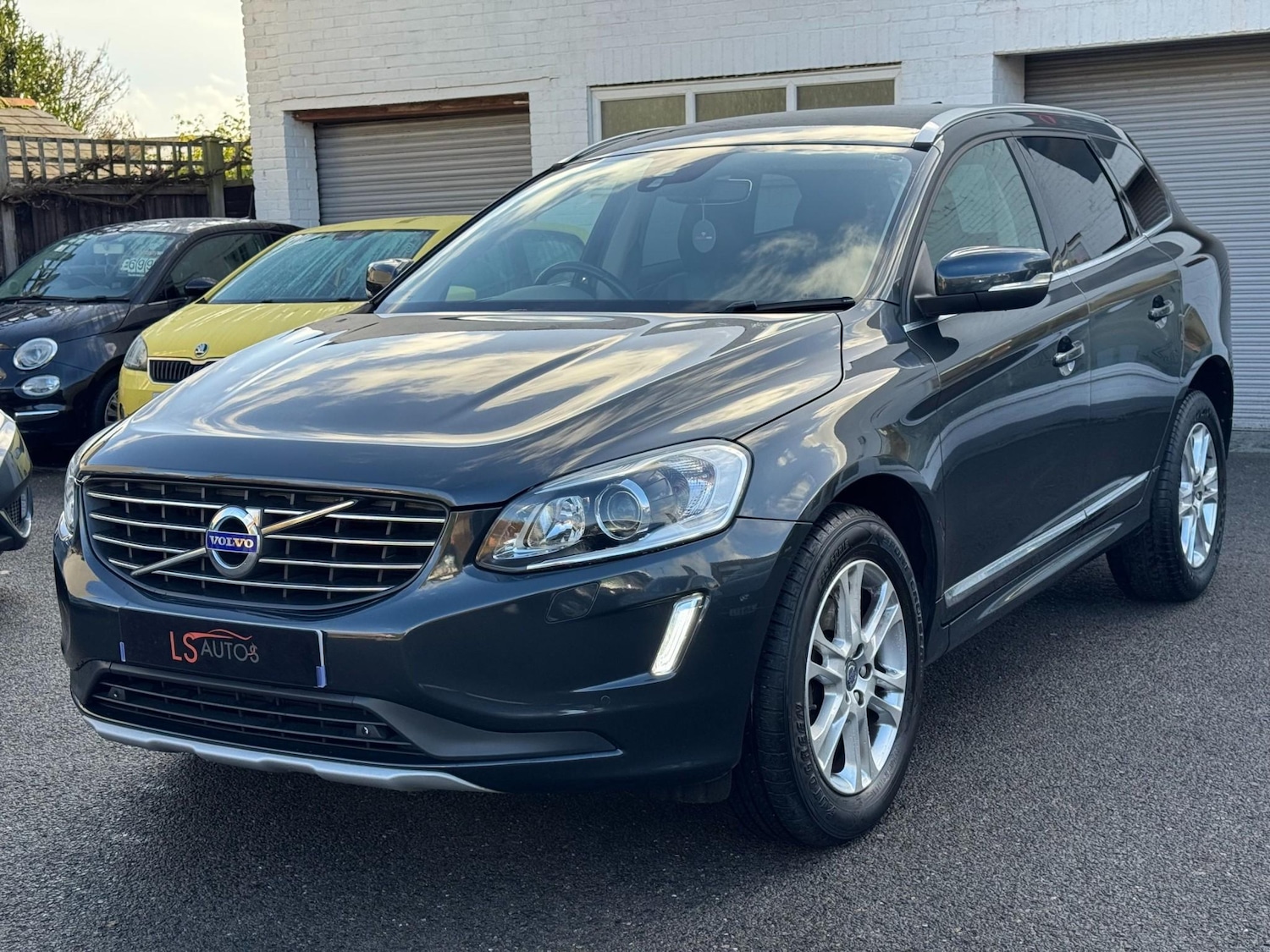 Used Volvo XC60 2015 for sale - 76739197: Photo 8