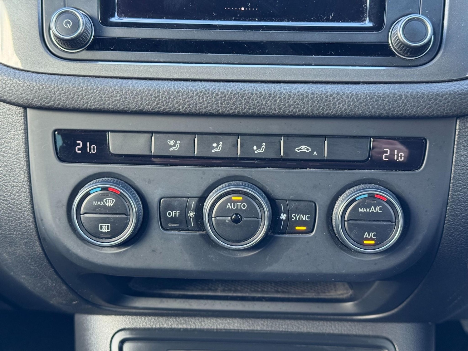 Used Volkswagen Tiguan 2015 for sale - 76739198: Photo 38