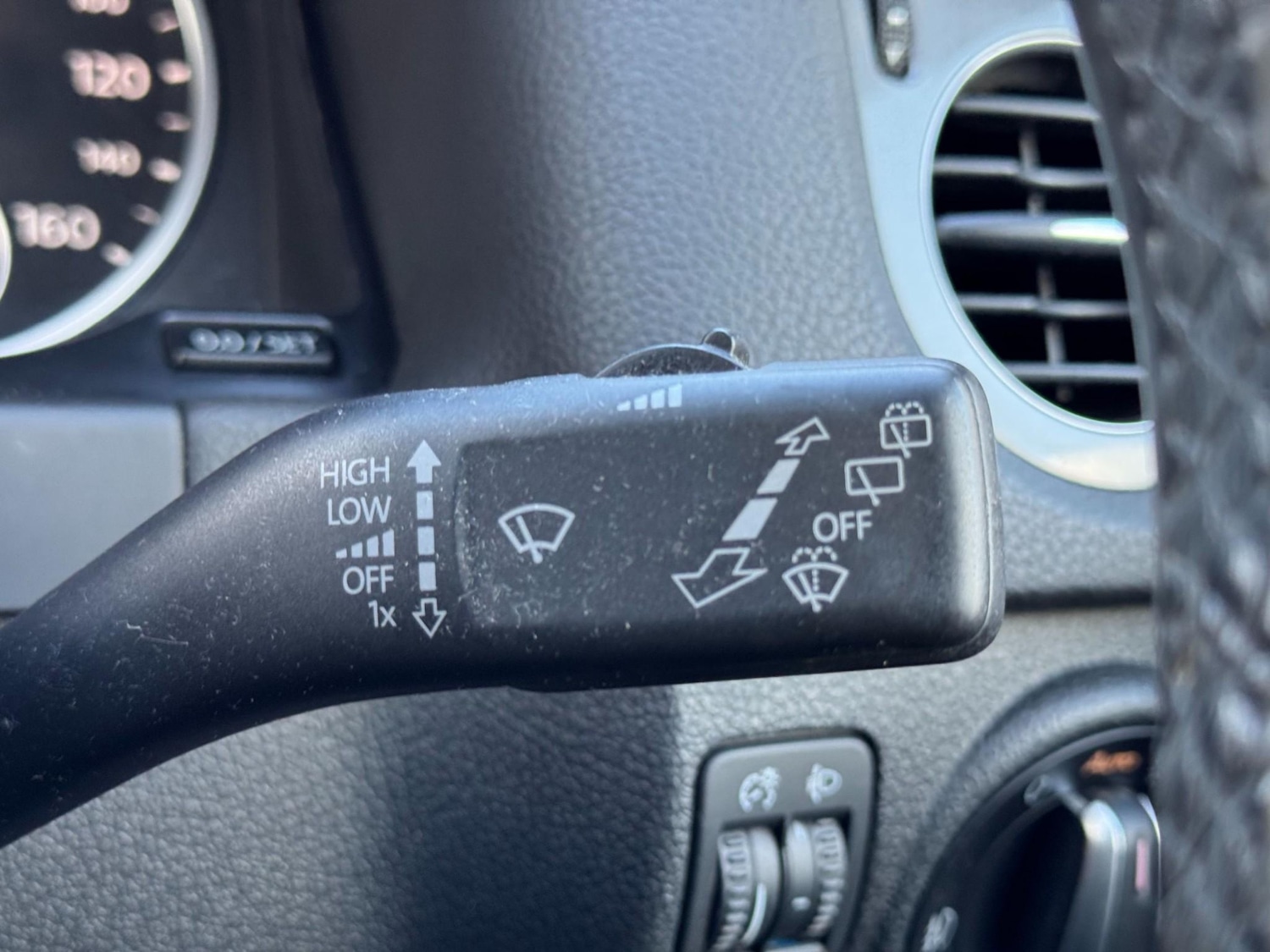 Used Volkswagen Tiguan 2015 for sale - 76739198: Photo 50