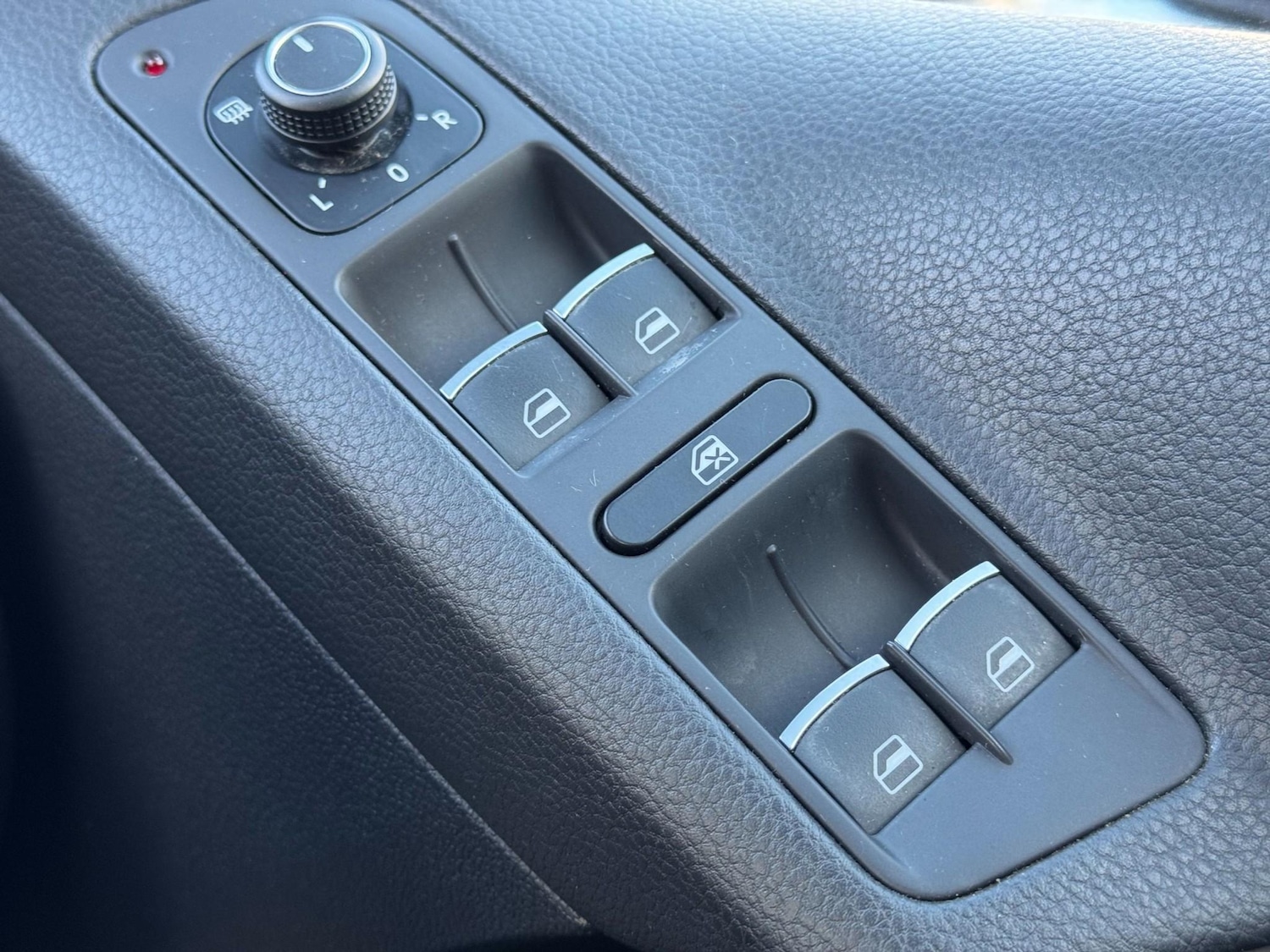 Used Volkswagen Tiguan 2015 for sale - 76739198: Photo 53