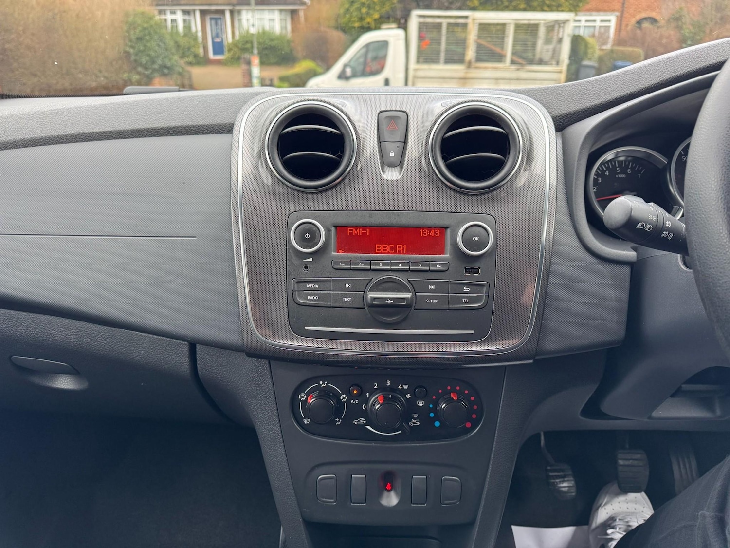 Used Dacia Sandero Stepway 2017 for sale - 77152406: Photo 23