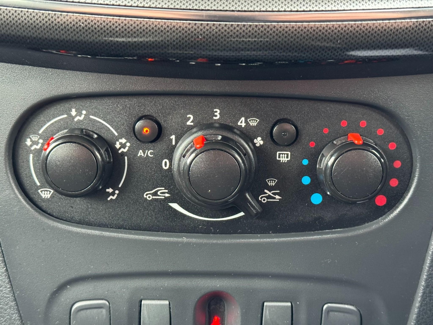 Used Dacia Sandero Stepway 2017 for sale - 77152406: Photo 30