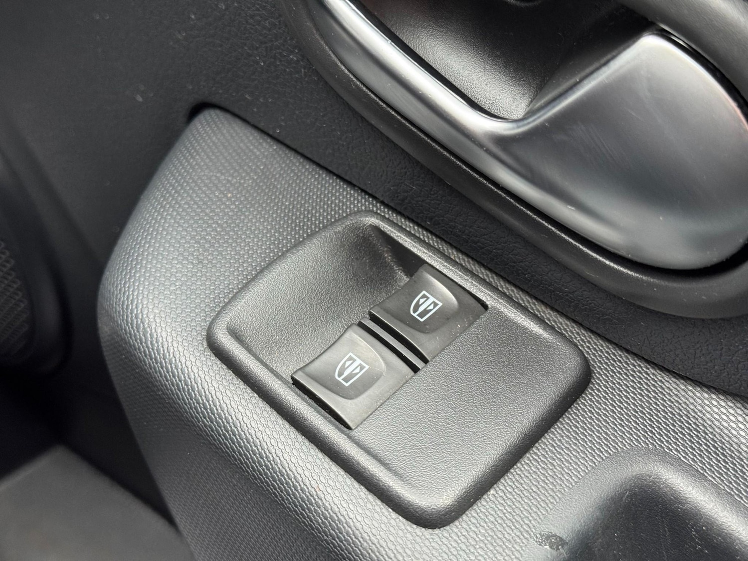 Used Dacia Sandero Stepway 2017 for sale - 77152406: Photo 37