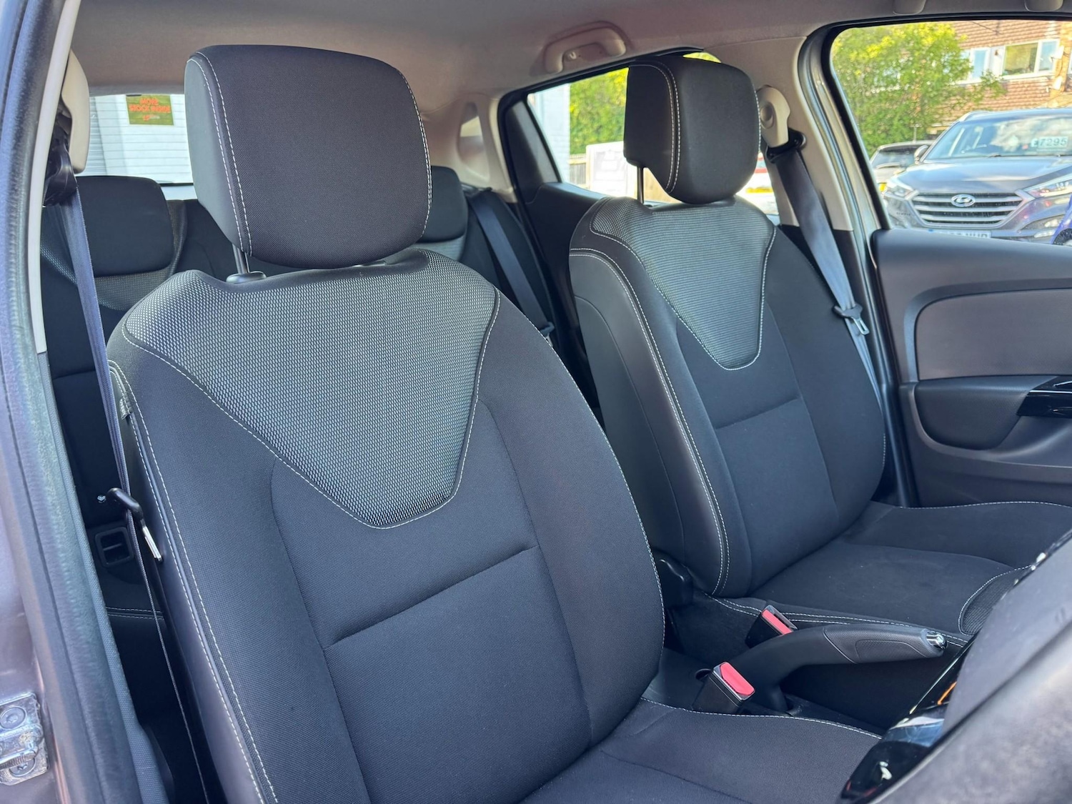 Used Renault Clio 2014 for sale - 76372166: Photo 18