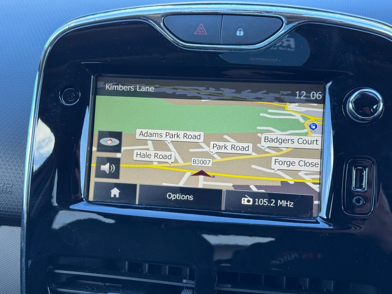 Used Renault Clio 2014 for sale - 76372166: Photo 31