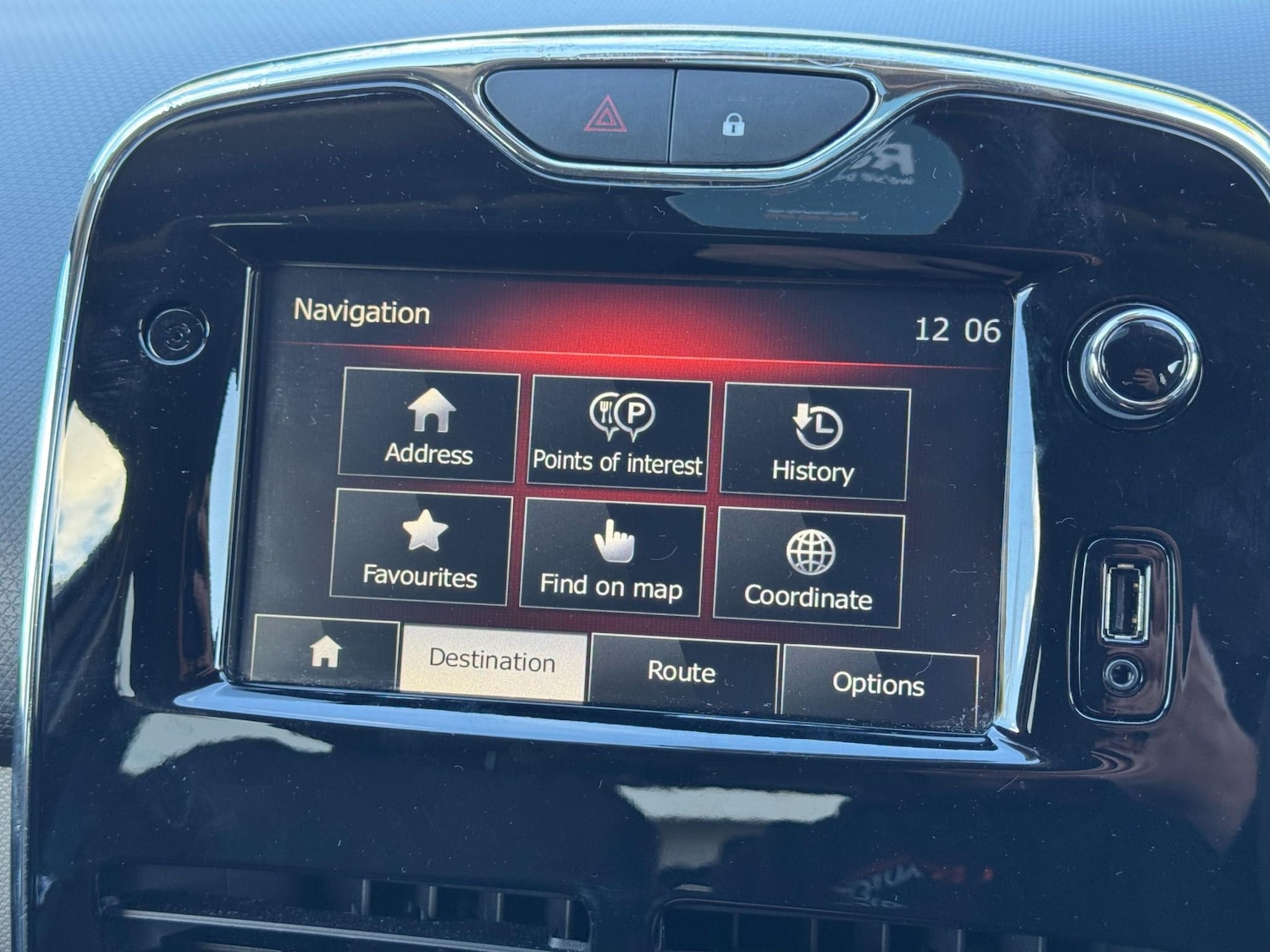 Used Renault Clio 2014 for sale - 76372166: Photo 32