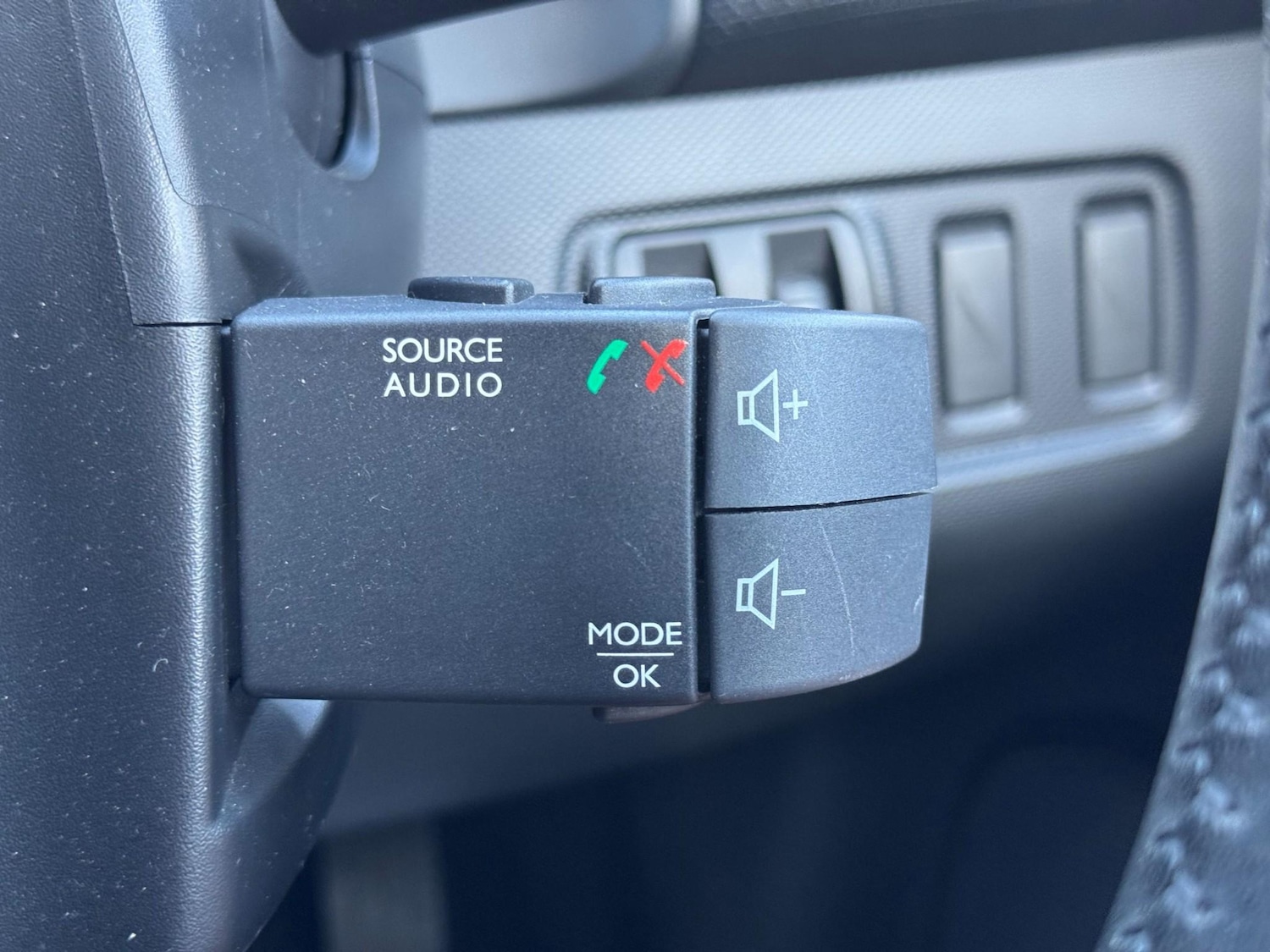 Used Renault Clio 2014 for sale - 76372166: Photo 41