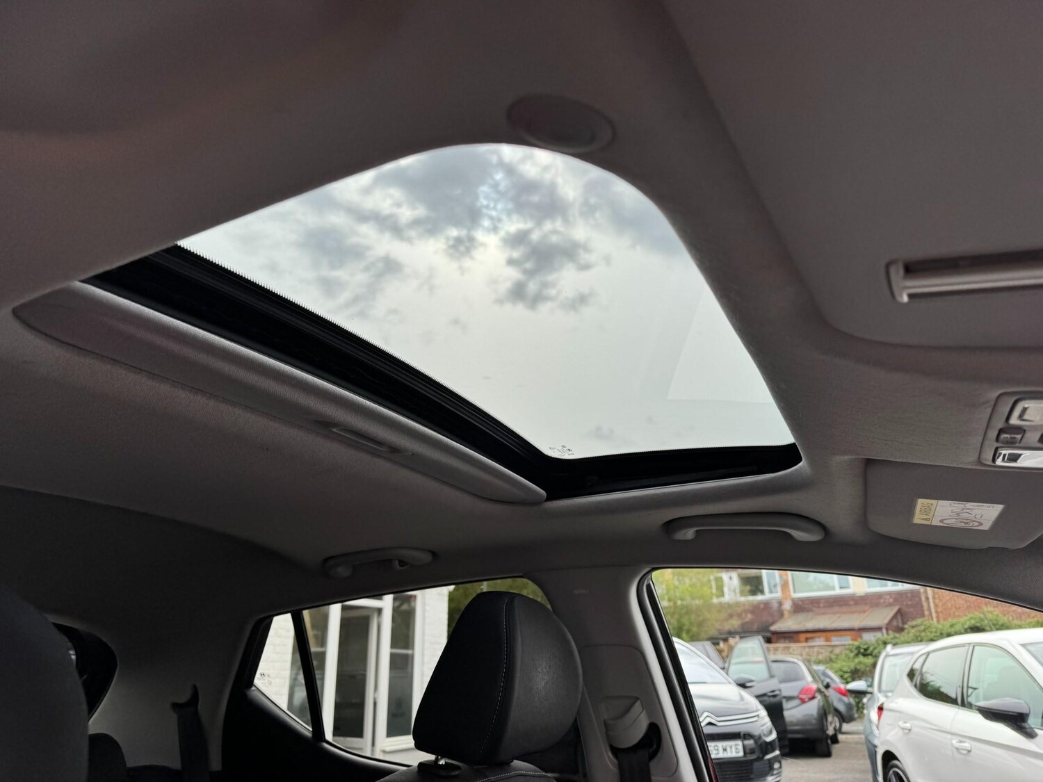 Used Hyundai i10 2018 for sale - 78205923: Photo 18