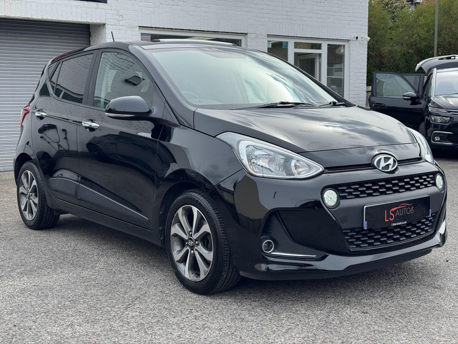 Used Hyundai i10 2018 for sale - 78205923: Photo 2