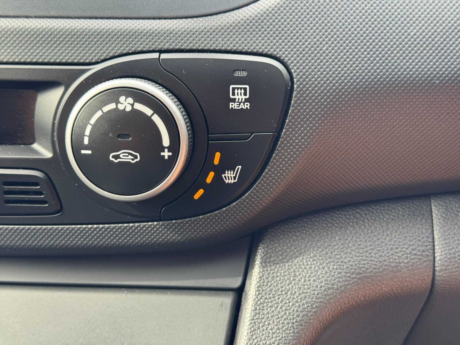 Used Hyundai i10 2018 for sale - 78205923: Photo 42