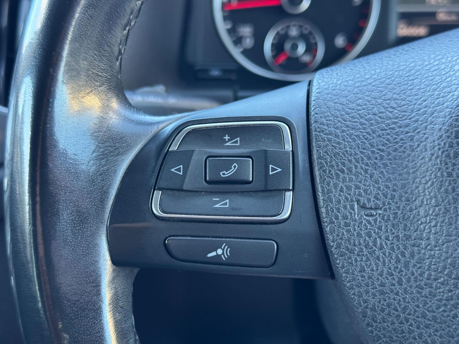 Used Volkswagen Tiguan 2012 for sale - 76519809: Photo 39