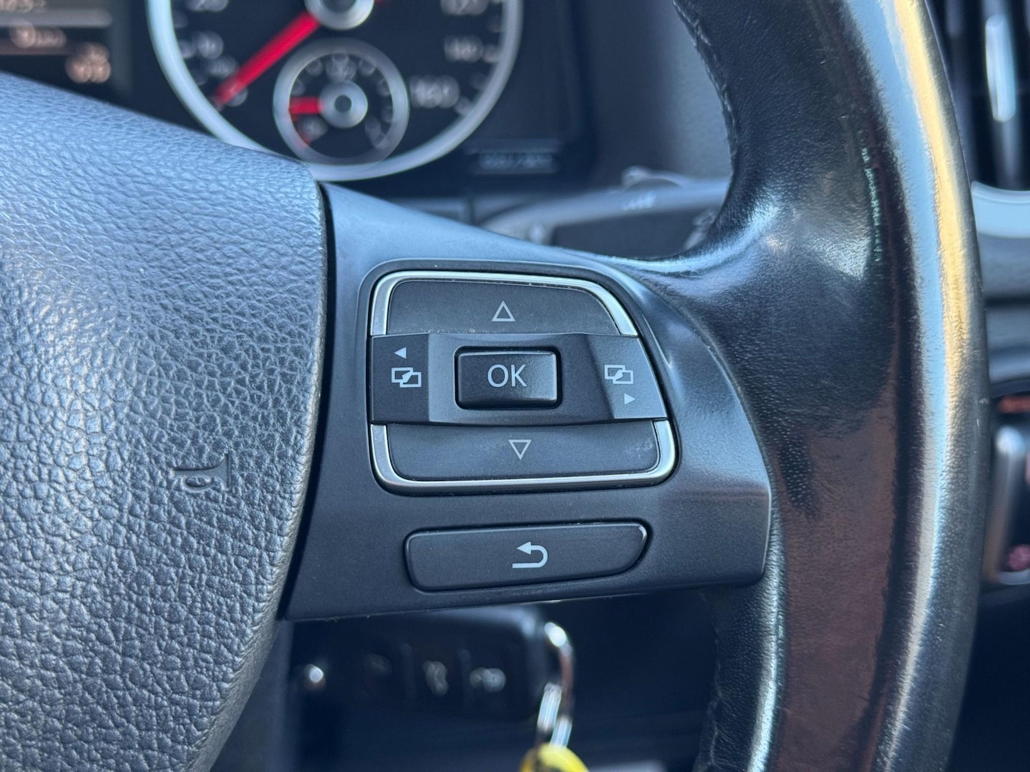 Used Volkswagen Tiguan 2012 for sale - 76519809: Photo 40