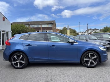Used Volvo V40 2018 for sale - 79380436: Photo