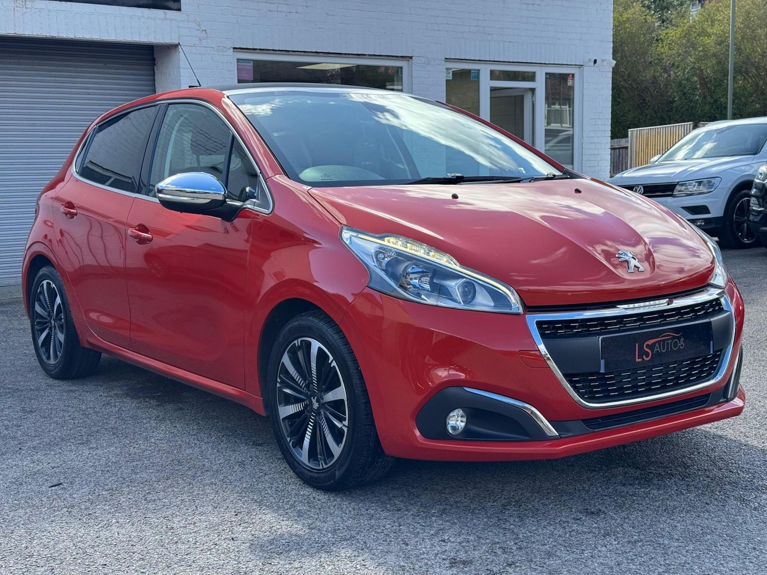 Used Peugeot 208 2017 for sale - 78021112: Photo 2