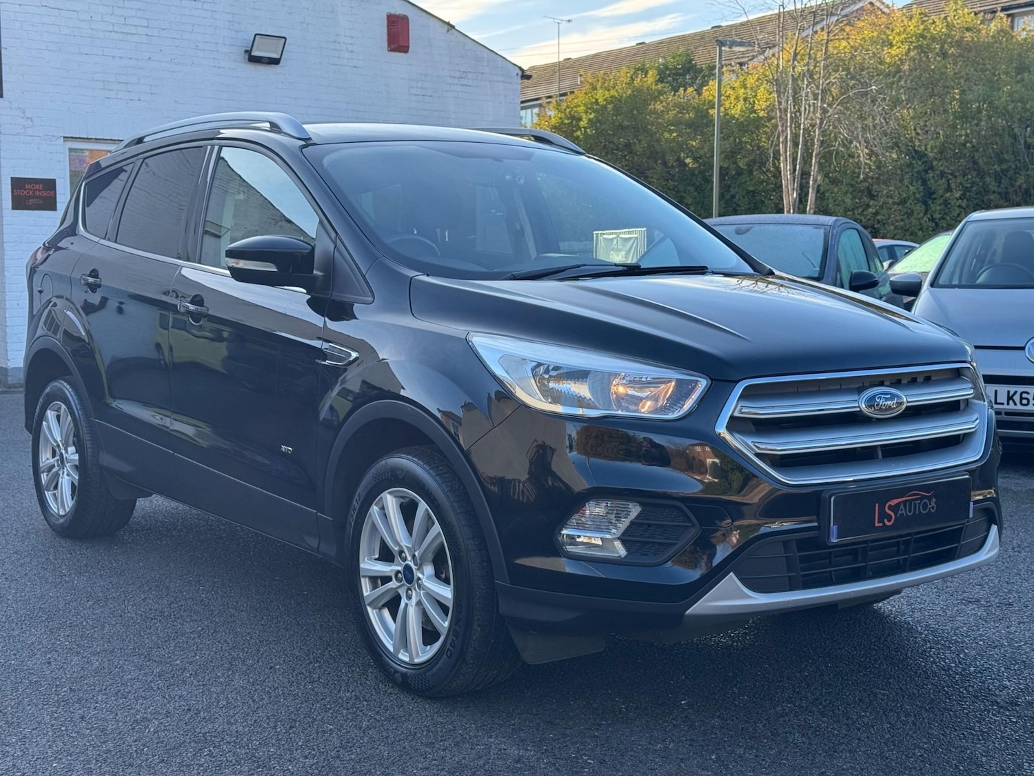 Used Ford Kuga 2017 for sale - 76716047: Photo 2