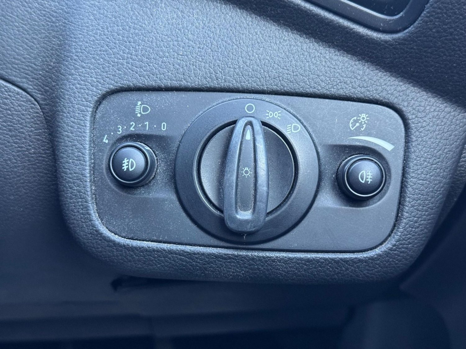 Used Ford Kuga 2017 for sale - 76716047: Photo 42