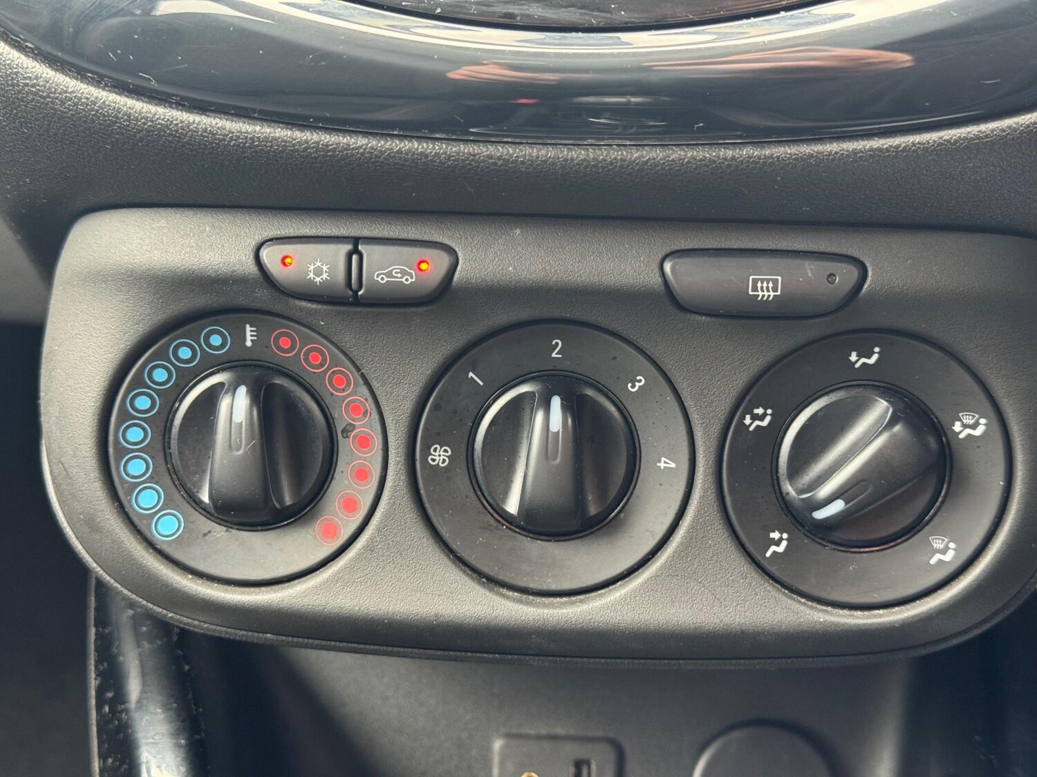 Used Vauxhall Corsa 2015 for sale - 77462915: Photo 36