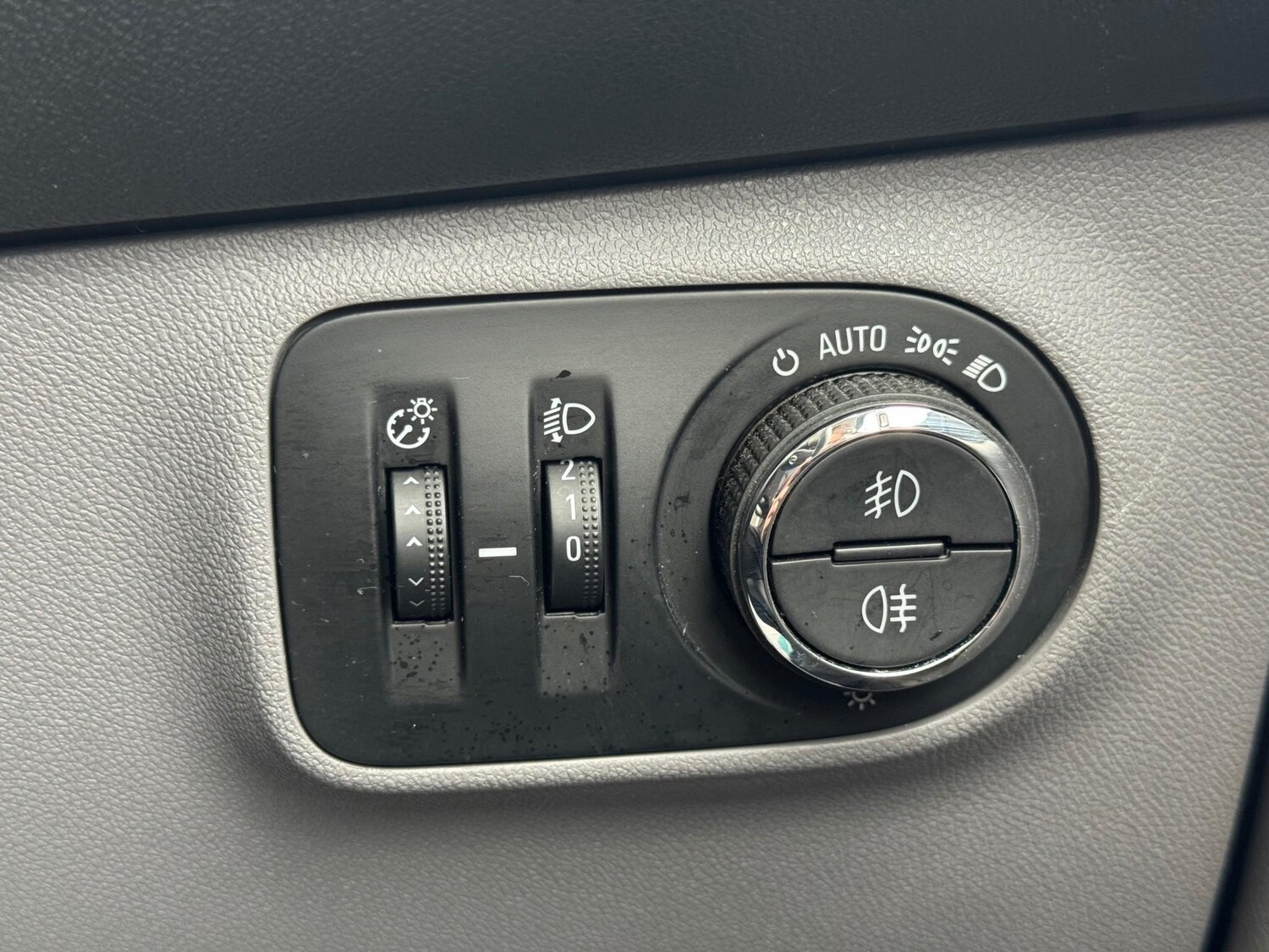 Used Vauxhall Corsa 2015 for sale - 77462915: Photo 43