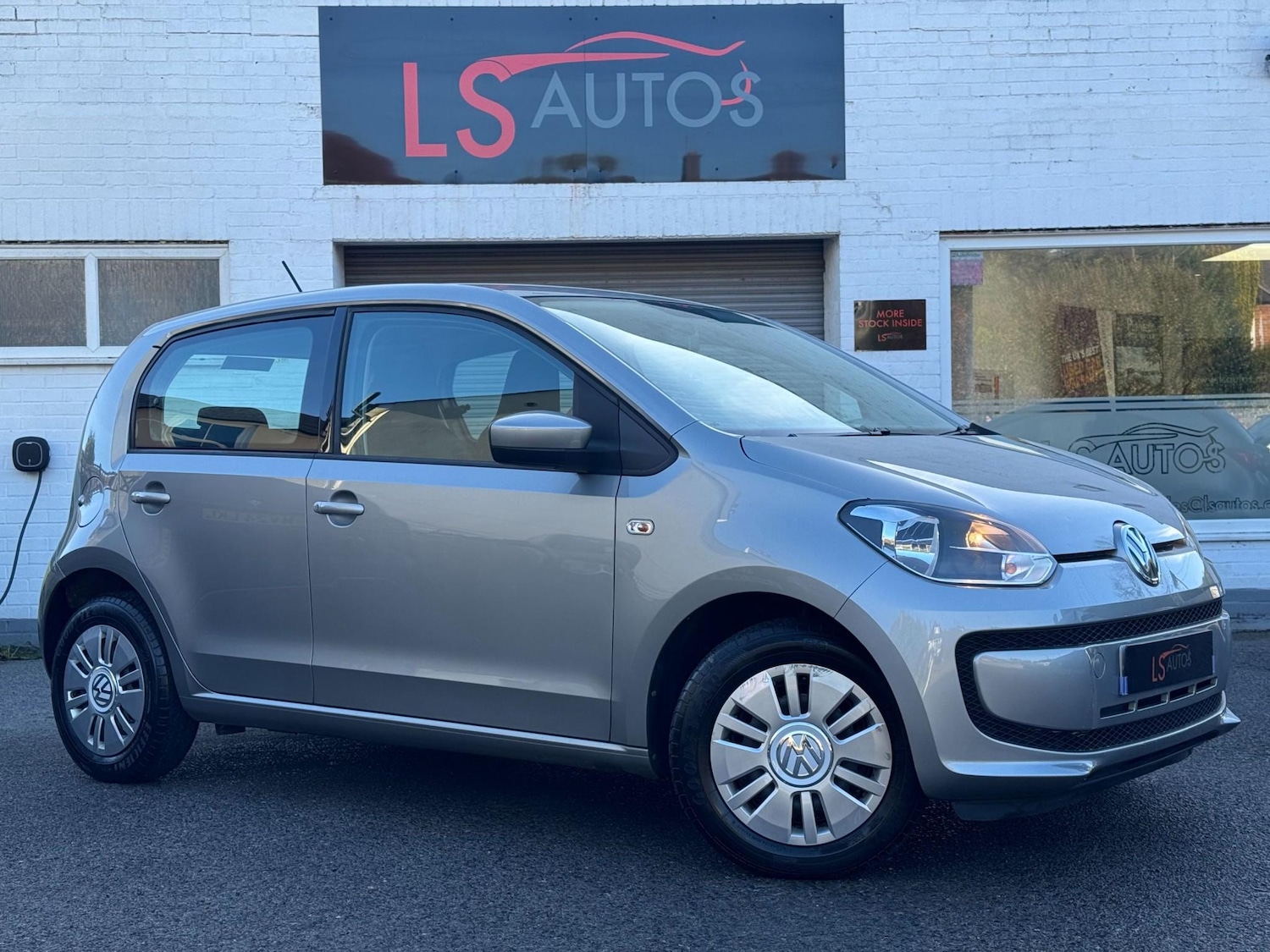 Used Volkswagen up! 2015 for sale - 76716048: Photo 1