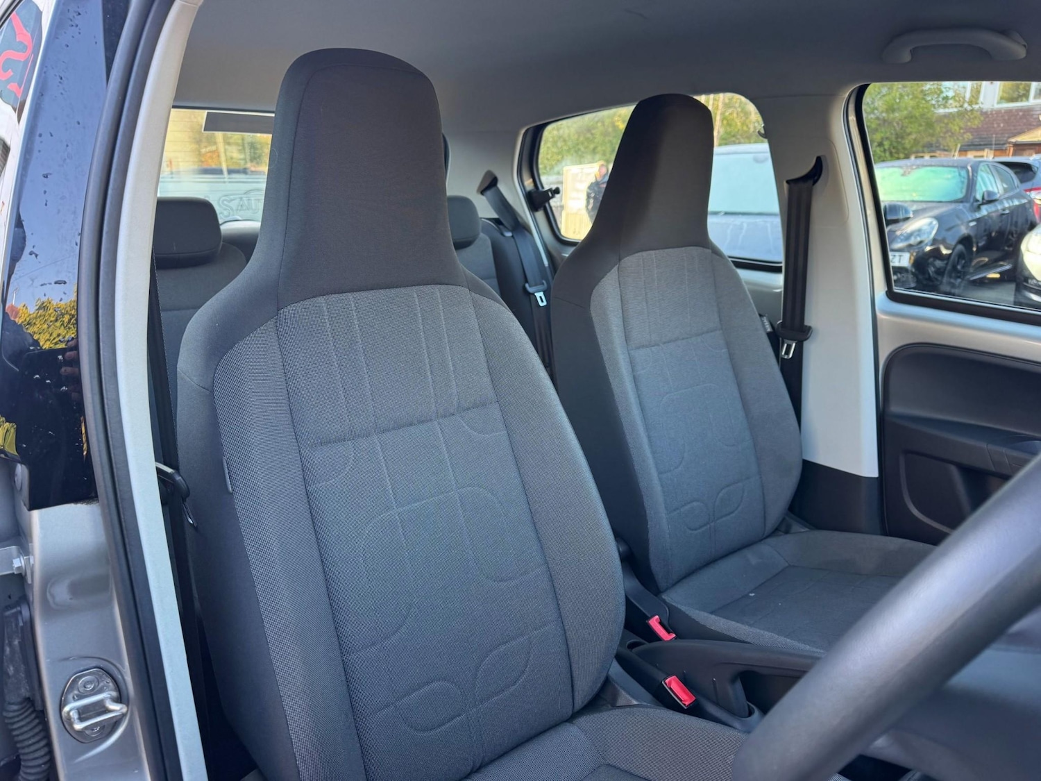 Used Volkswagen up! 2015 for sale - 76716048: Photo 18