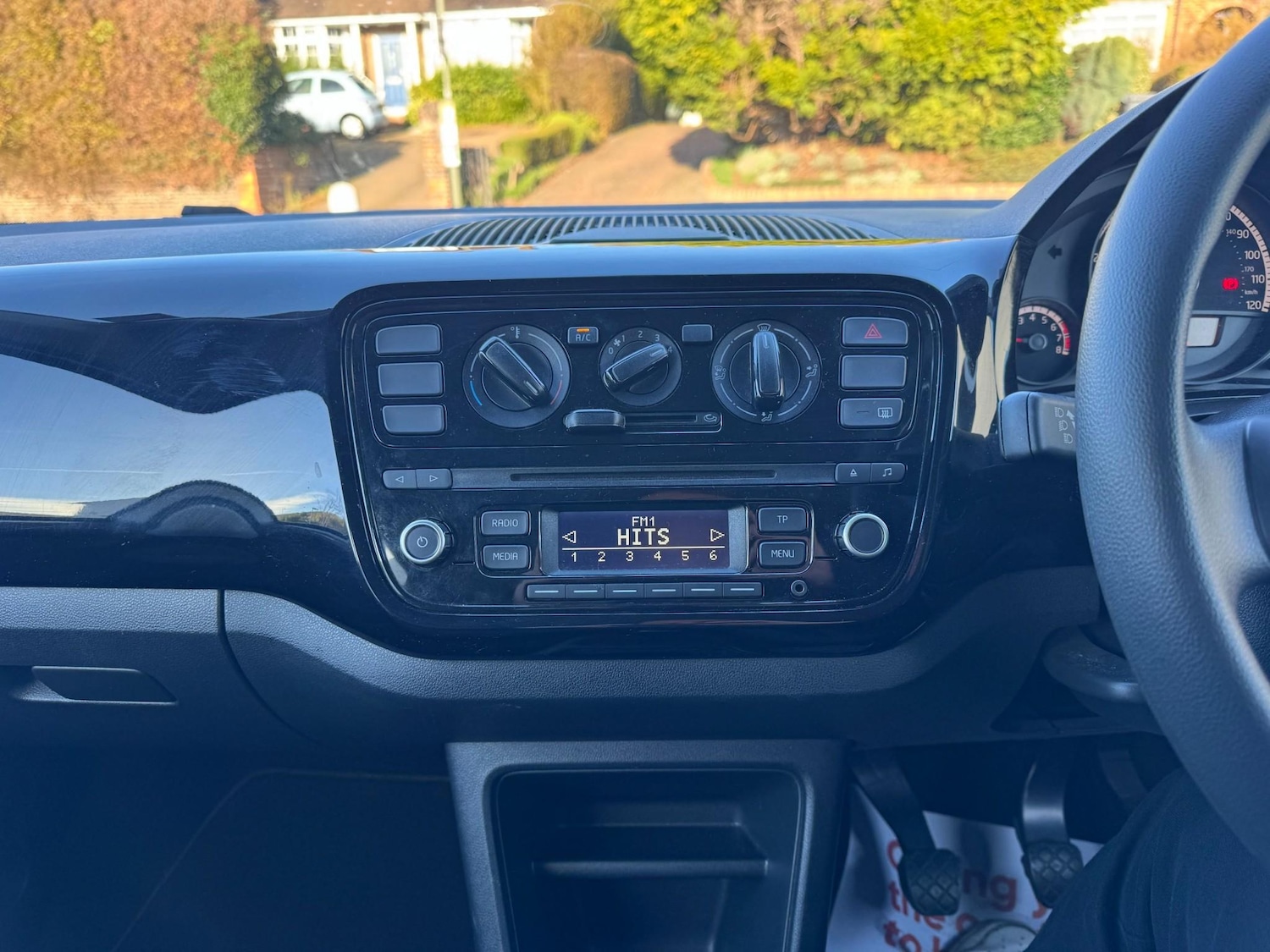 Used Volkswagen up! 2015 for sale - 76716048: Photo 25