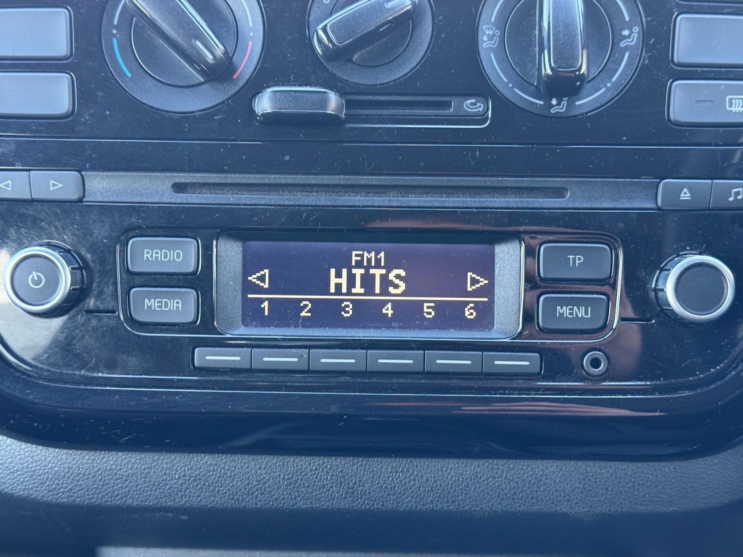 Used Volkswagen up! 2015 for sale - 76716048: Photo 27