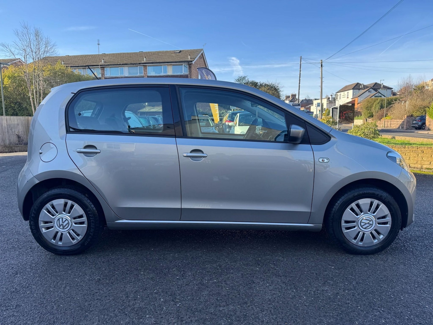 Used Volkswagen up! 2015 for sale - 76716048: Photo 3
