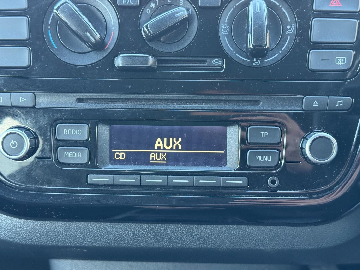 Used Volkswagen up! 2015 for sale - 76716048: Photo 31