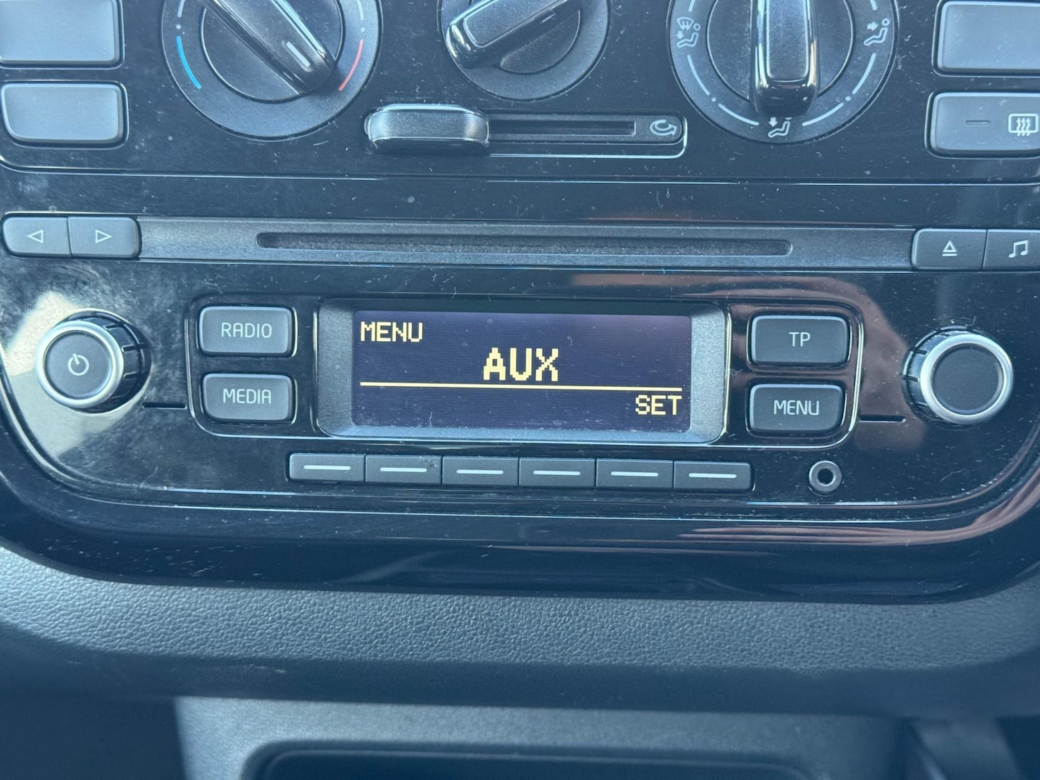 Used Volkswagen up! 2015 for sale - 76716048: Photo 32