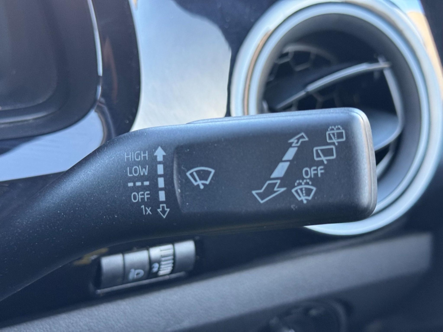 Used Volkswagen up! 2015 for sale - 76716048: Photo 36