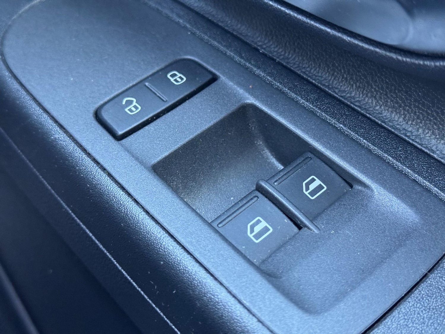 Used Volkswagen up! 2015 for sale - 76716048: Photo 38