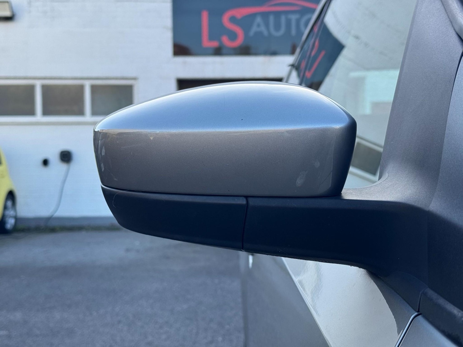 Used Volkswagen up! 2015 for sale - 76716048: Photo 42