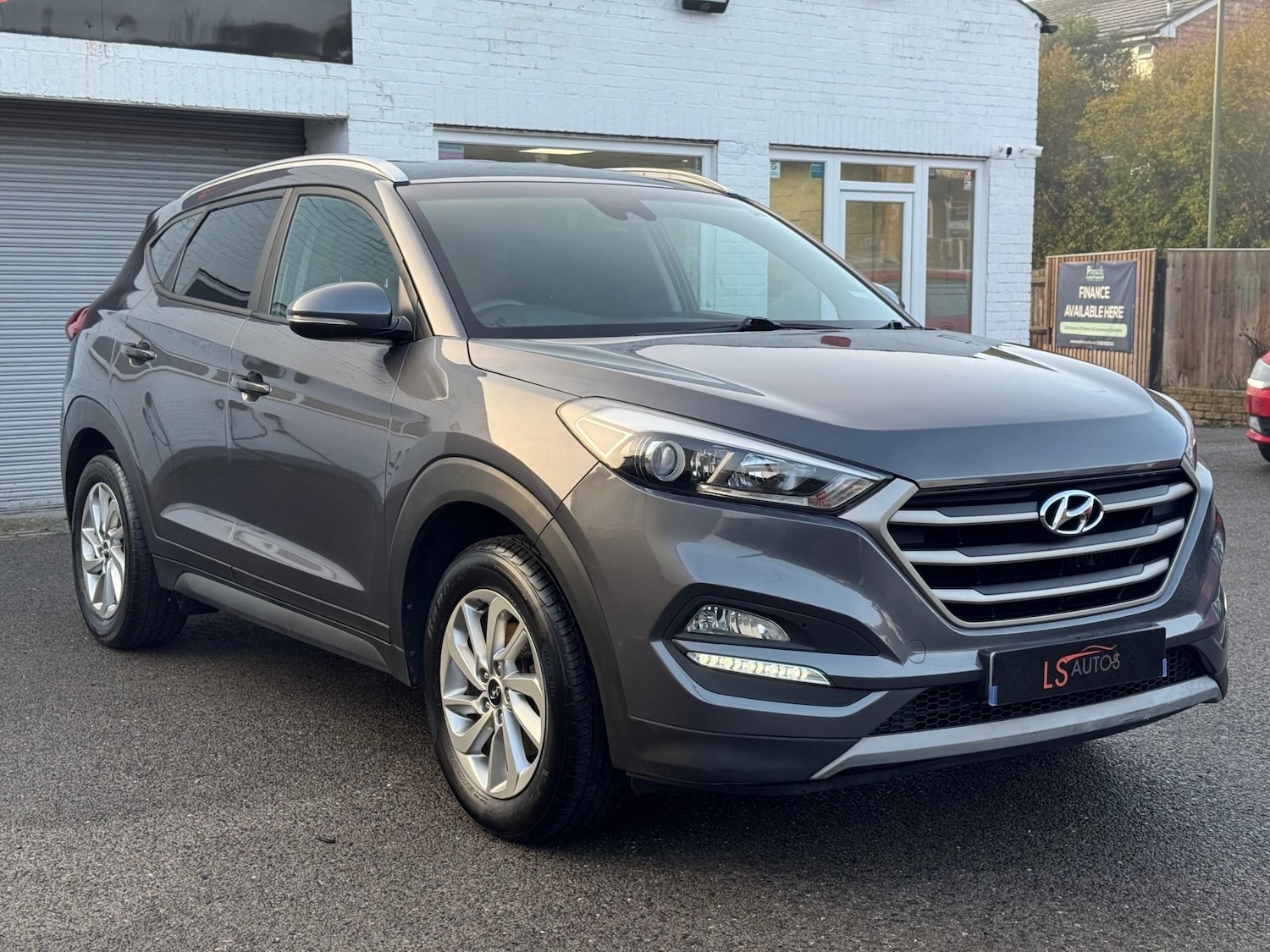 Used Hyundai TUCSON 2017 for sale - 77200661: Photo 2