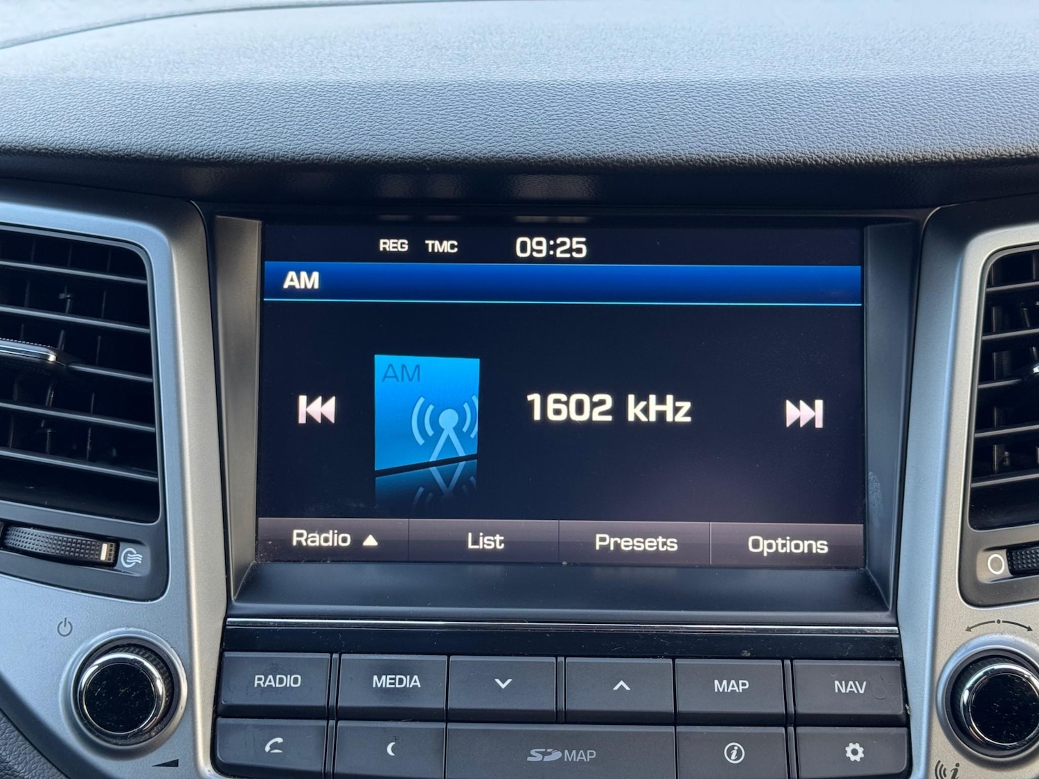 Used Hyundai TUCSON 2017 for sale - 77200661: Photo 28