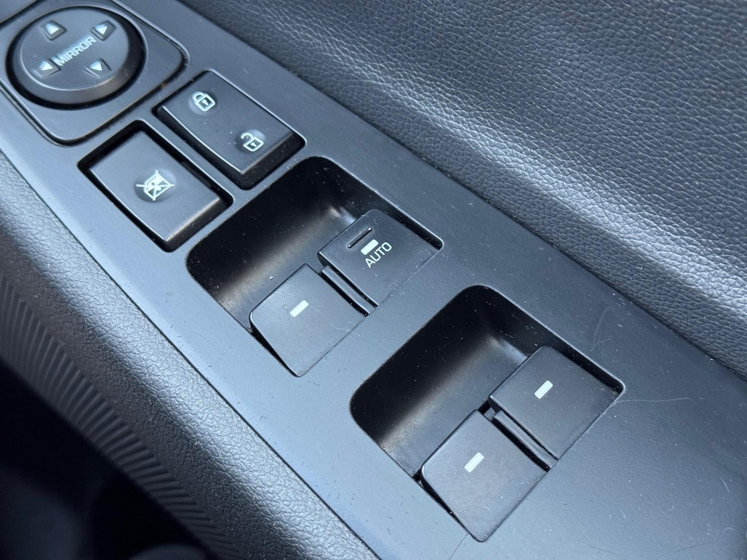 Used Hyundai TUCSON 2017 for sale - 77200661: Photo 46