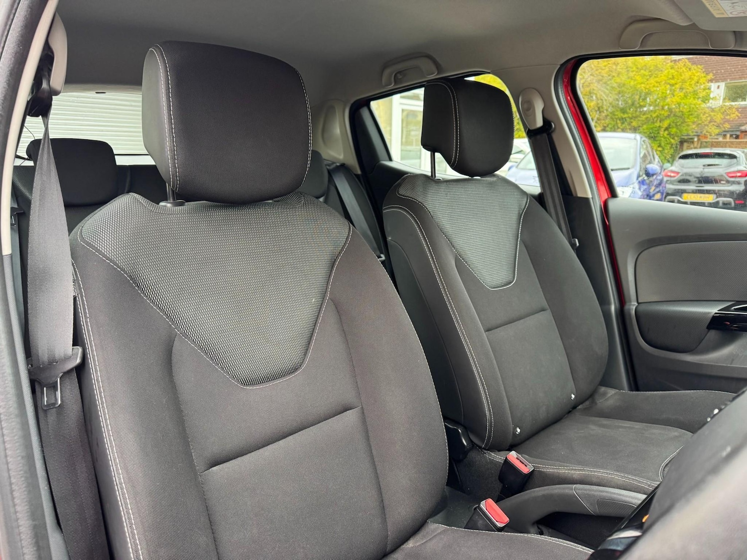 Used Renault Clio 2014 for sale - 76887879: Photo 18